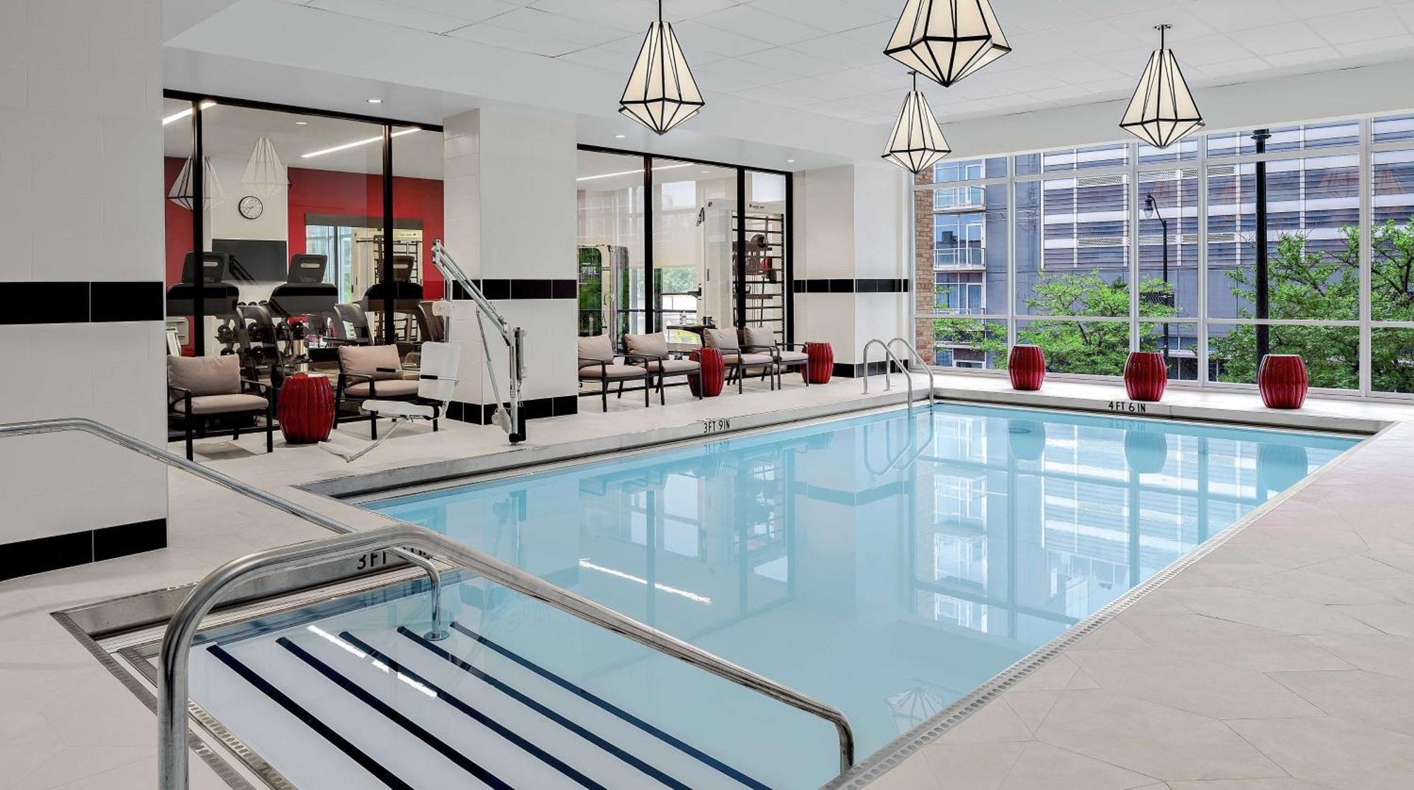 Home2 Suites By Hilton Chicago Mccormick Place Exterior foto